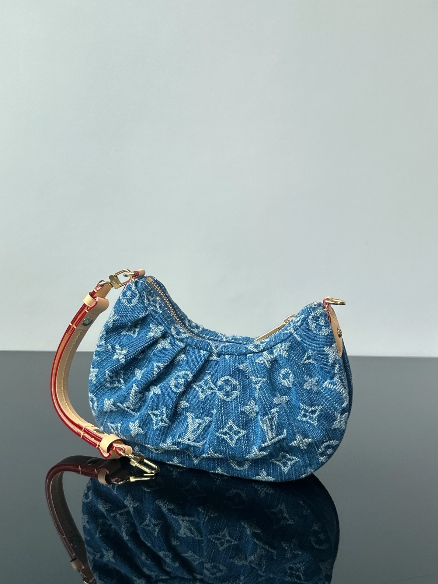 L X V Pochette Valley Size:21x7x15cm detail 2