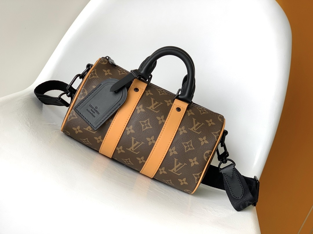 L X V Keepall Bandouli&egrave;re 25 M46687 Size:25x15x11cm