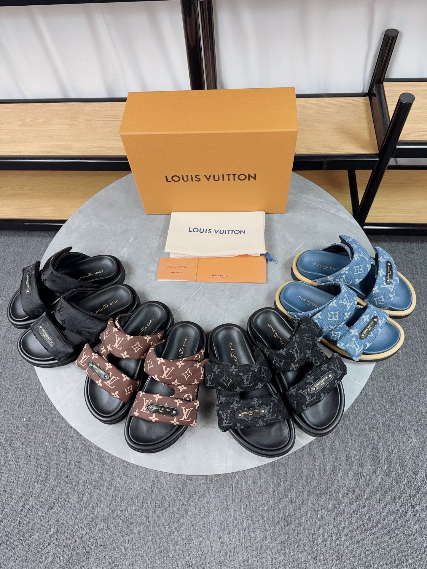 L X V SLIPPERS
