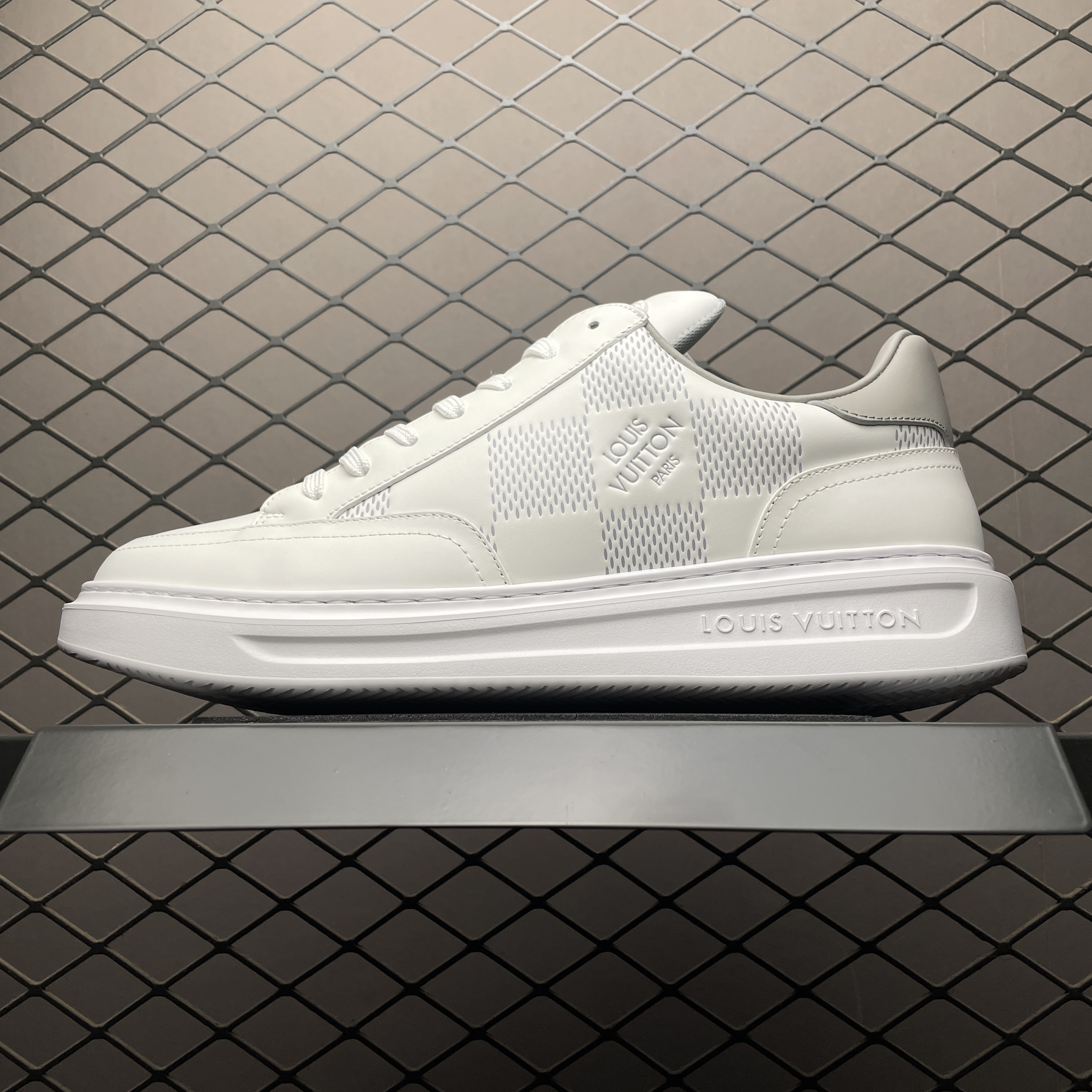 L X V Sneakers