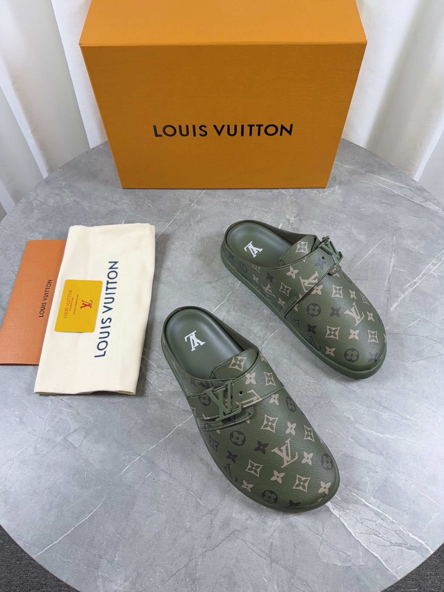 L X V Slippers detail 5