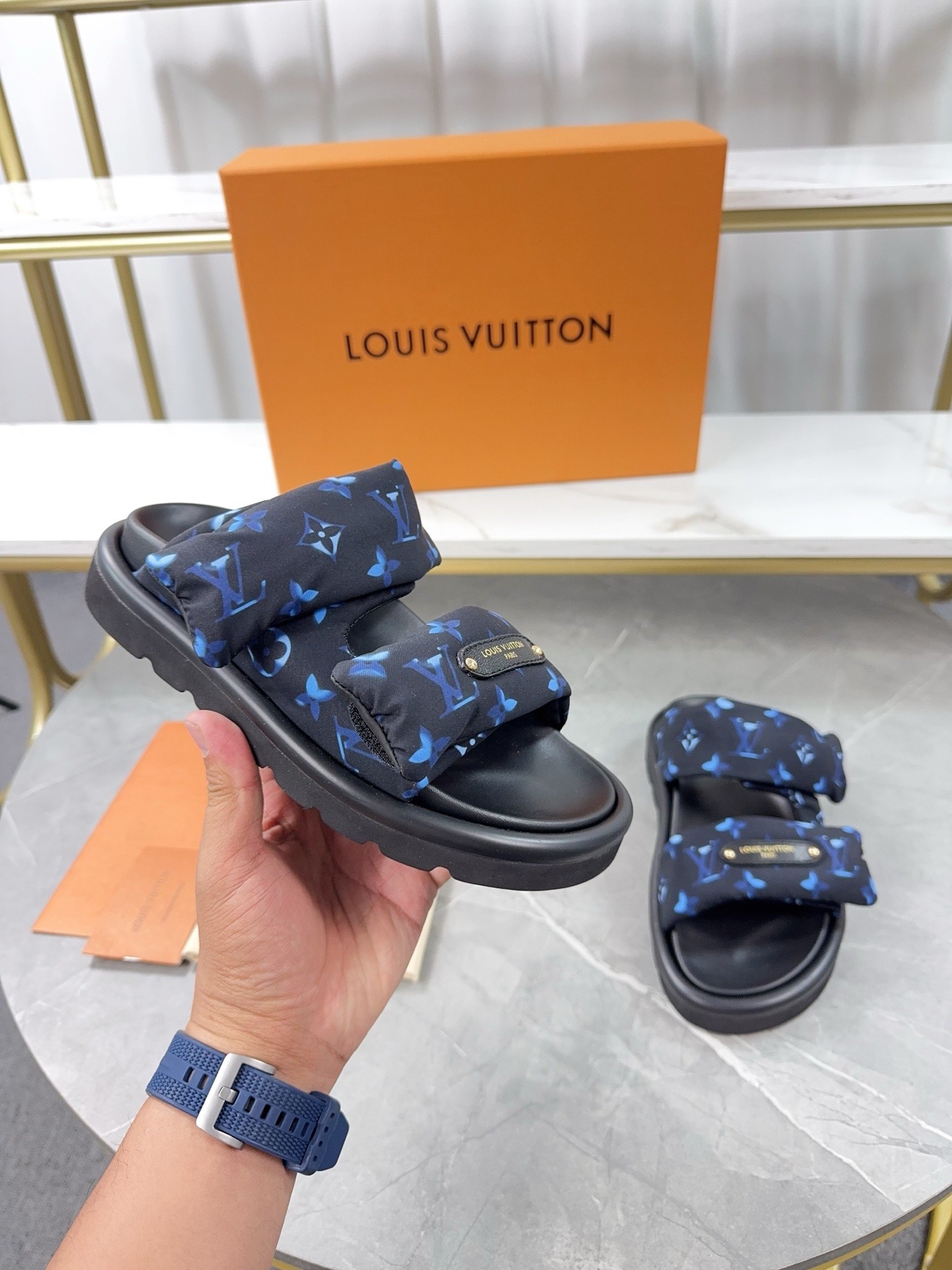 L X V SLIPPERS(Multiple colors) detail 12