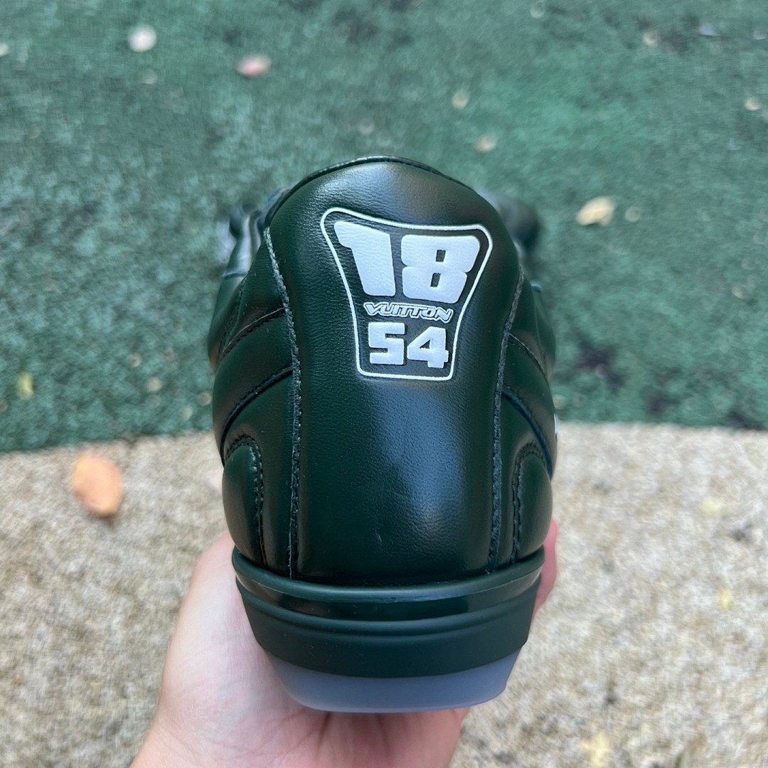 LOUIS VUITTON Footprint Soccer lv足球鞋墨绿 尺码：39-45   52