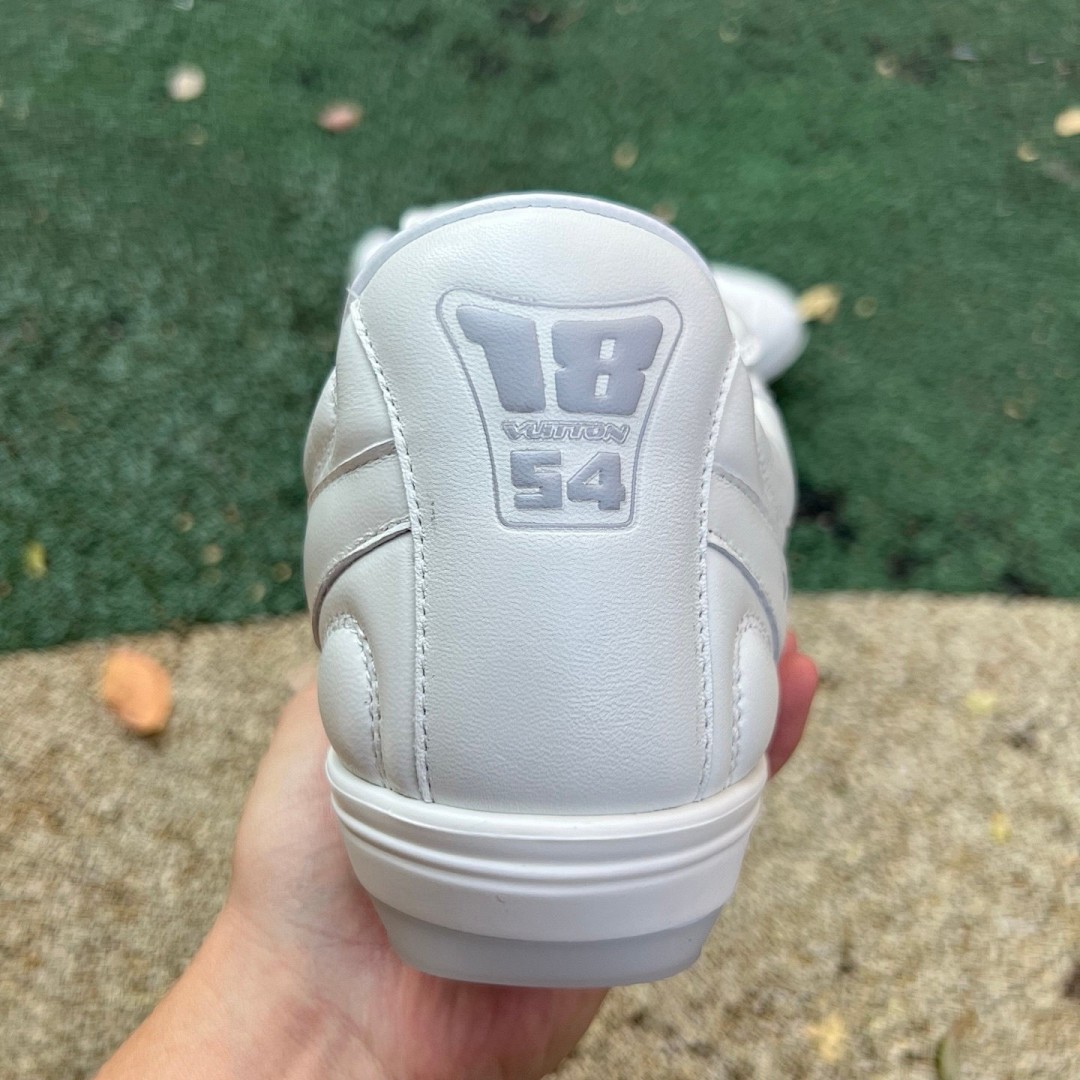 LOUIS VUITTON Footprint Soccer lv足球鞋 纯白 尺码：39-45 ，52