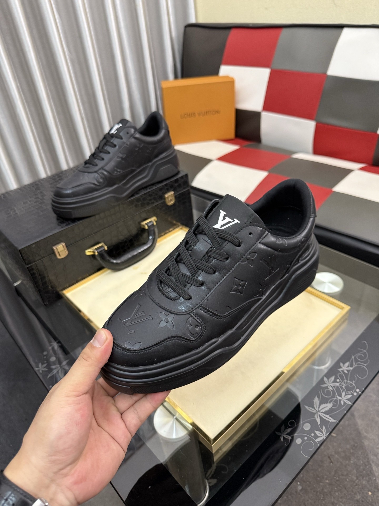 L X V Sneakers detail 5