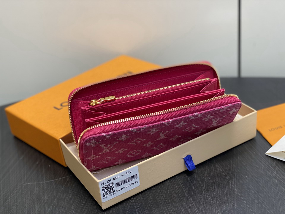 L X V Wallets(Multiple sizes) detail 26