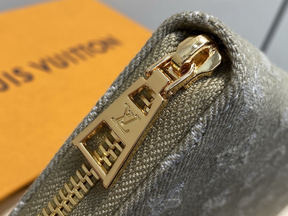 L X V Wallets(Multiple sizes) detail 24