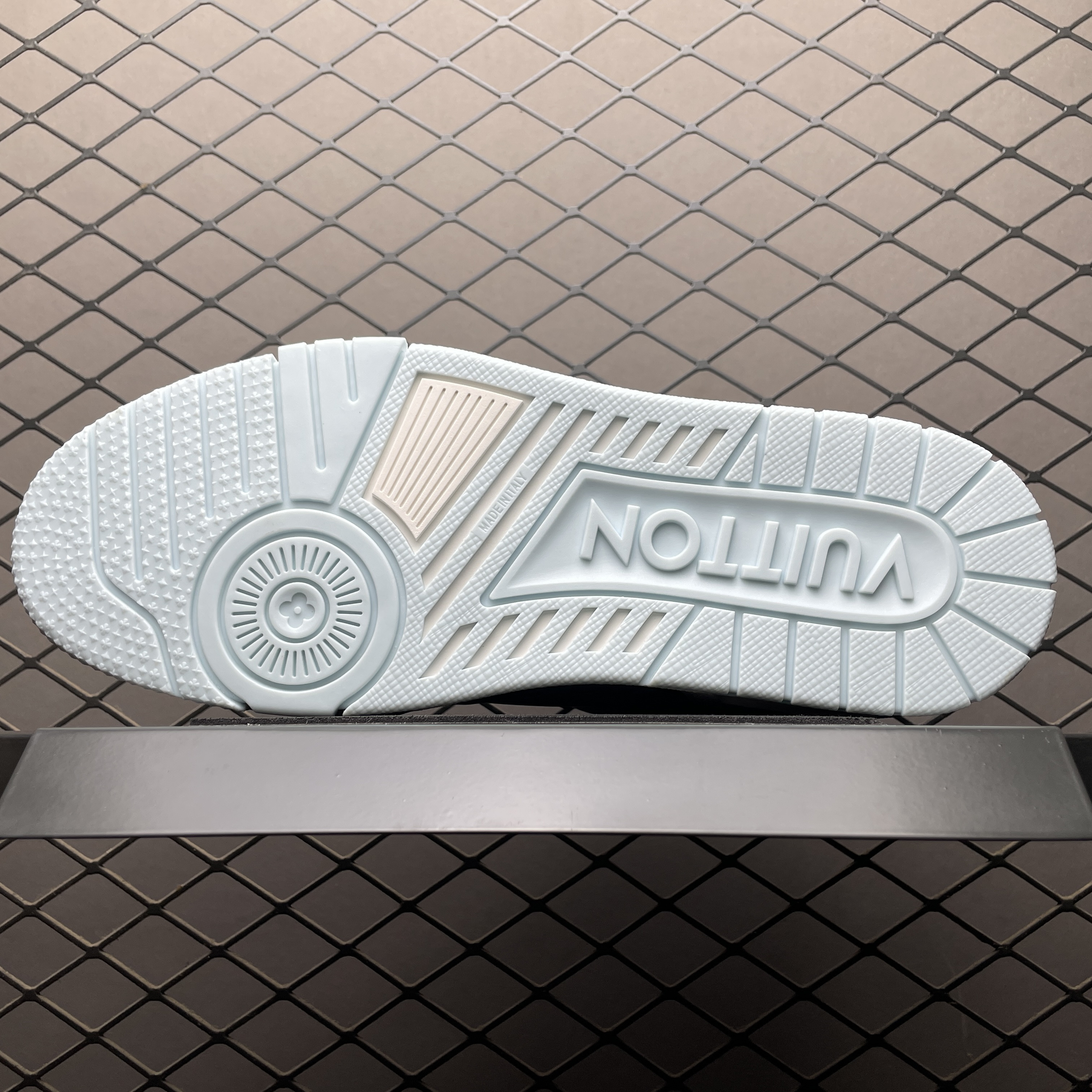 L X V TRAINER Sneaker detail 5