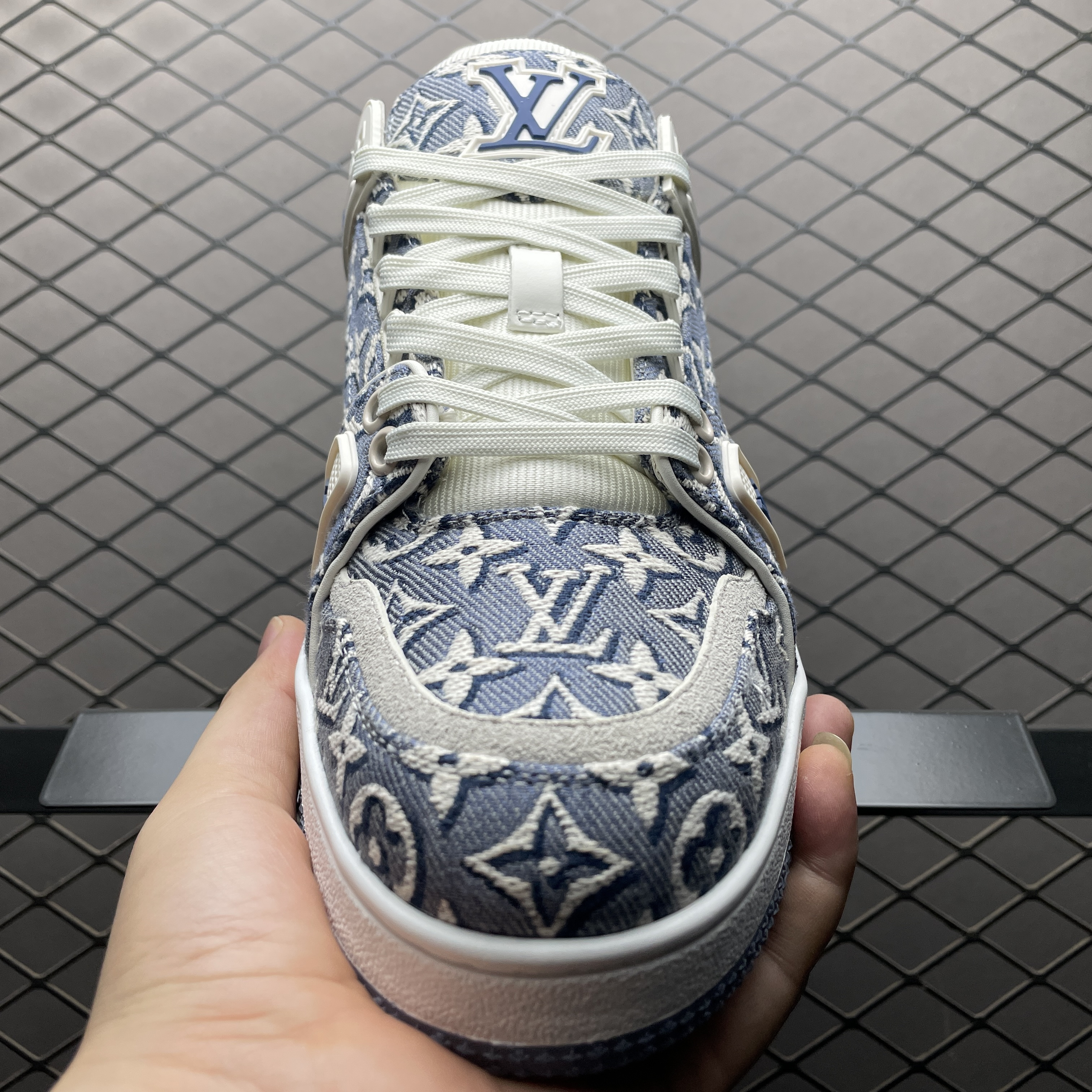 L X V TRAINER Sneakers detail 9
