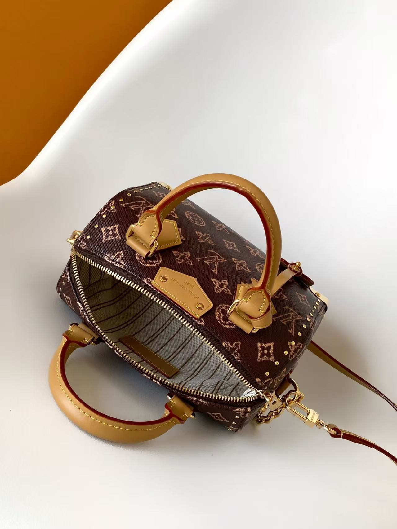 L X V Speedy Trunk 20 M28102 Size:20.5x13.5x11cm detail 7