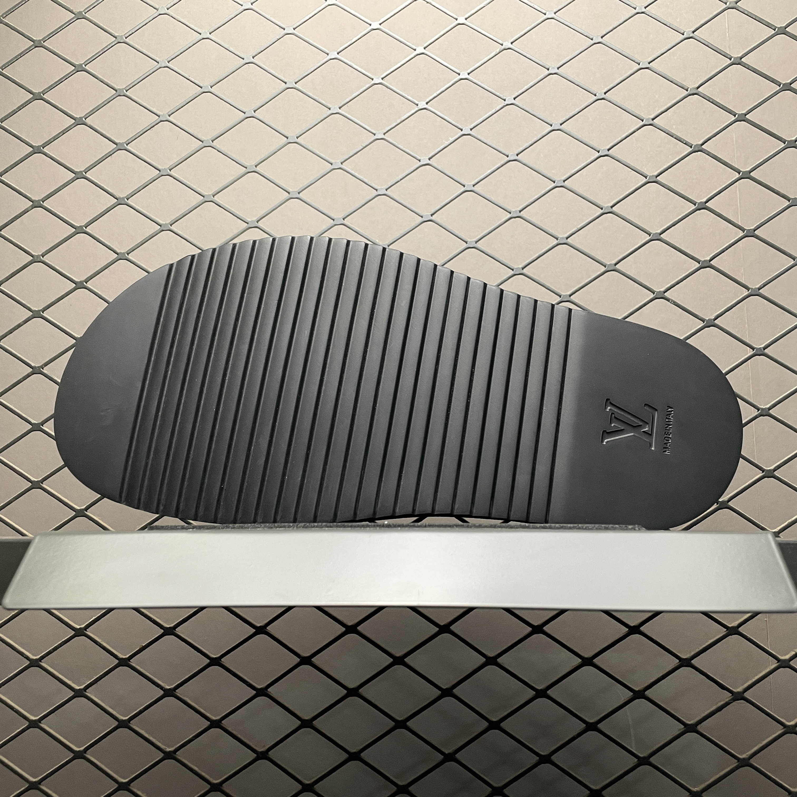 L X V Easy slippers detail 5