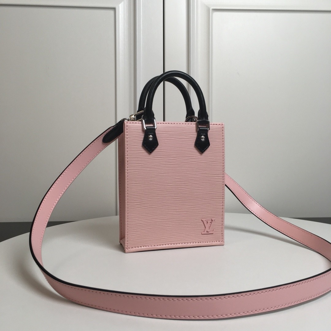 L X V PETIT SAC PLAT M69441 Size：14x17x5cm