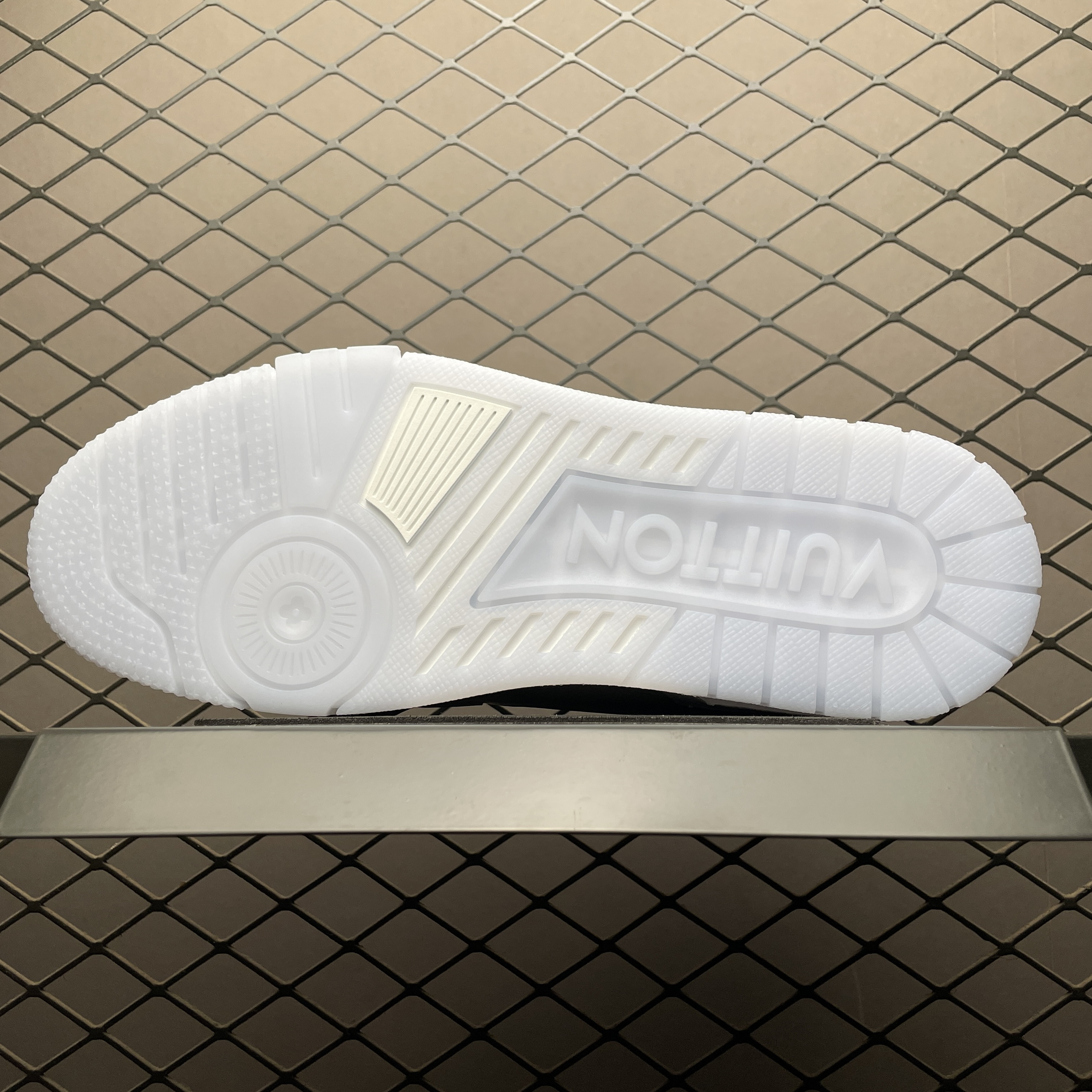 L X V TRAINER SNEAKERS detail 6