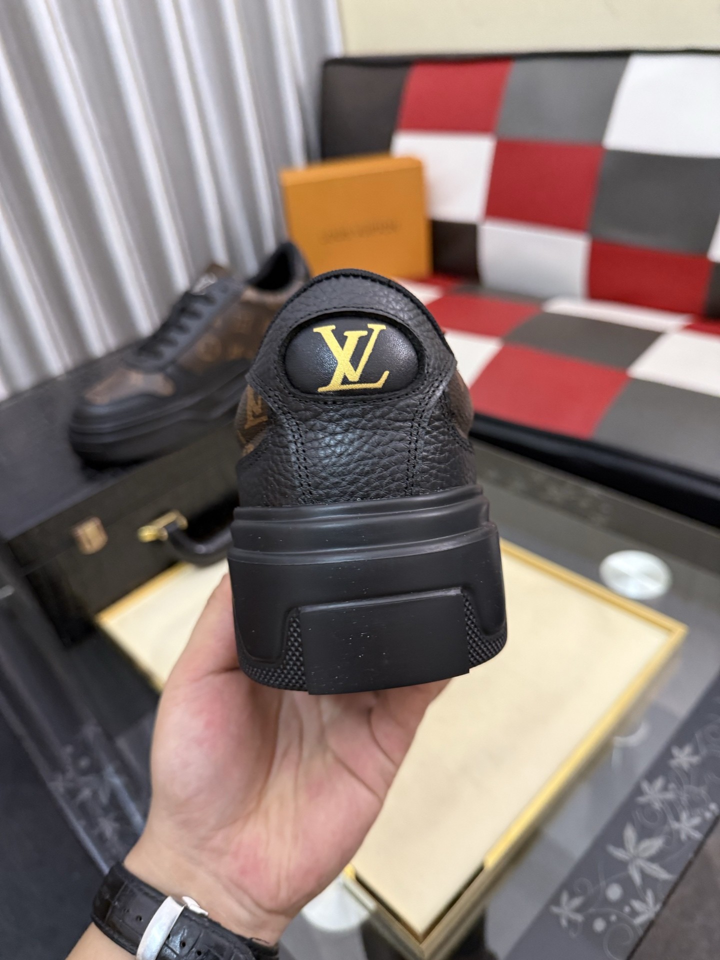 L X V Sneakers detail 8