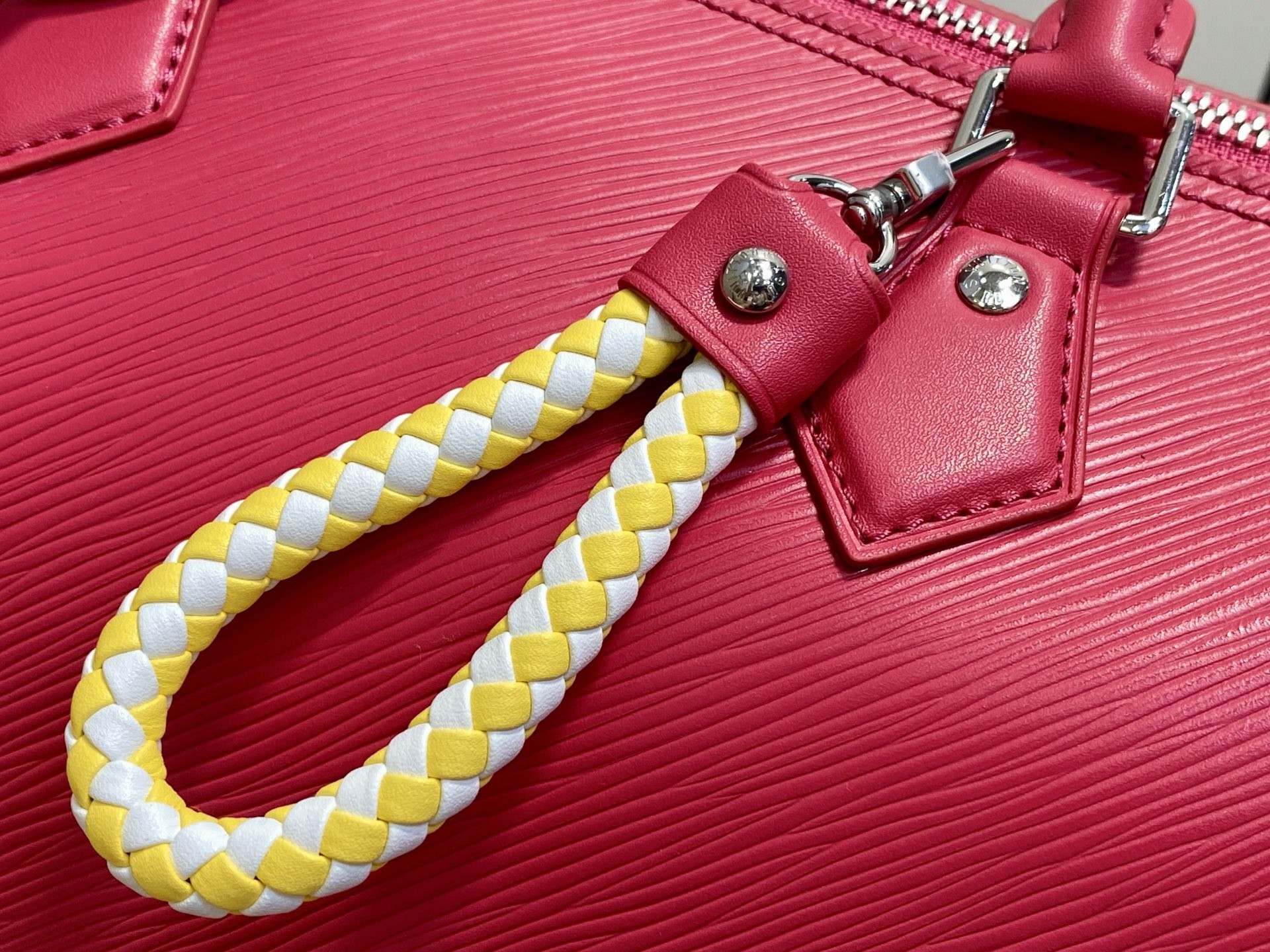L X V Speedy soft 30 M29096 21x17x30cm detail 12