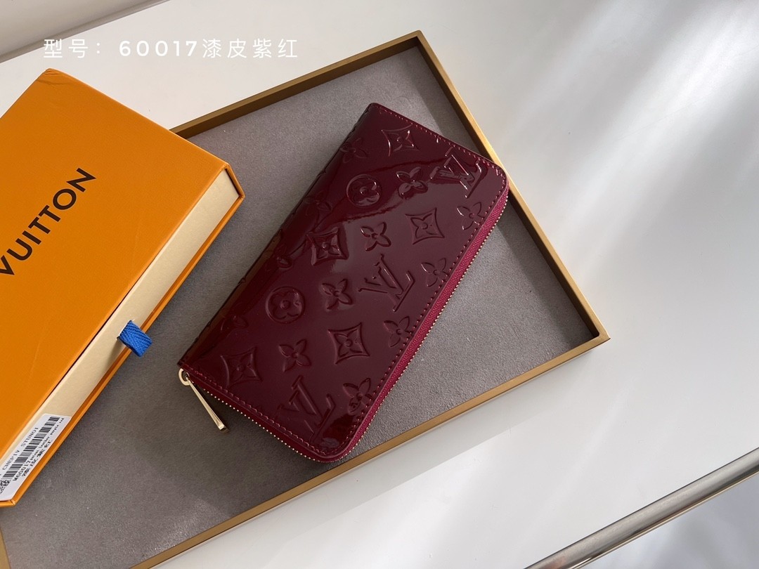 L X V Wallets Size：19x10cm