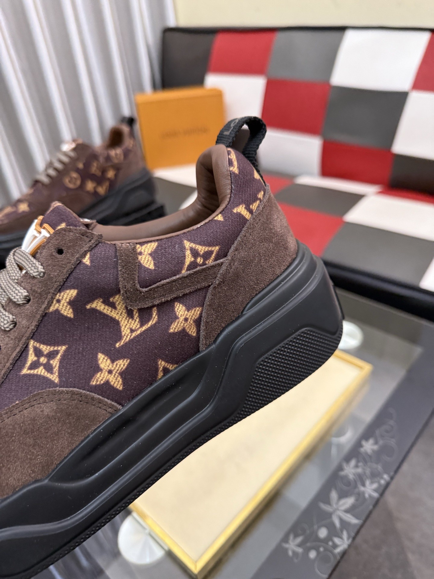 L X V Sneakers detail 7