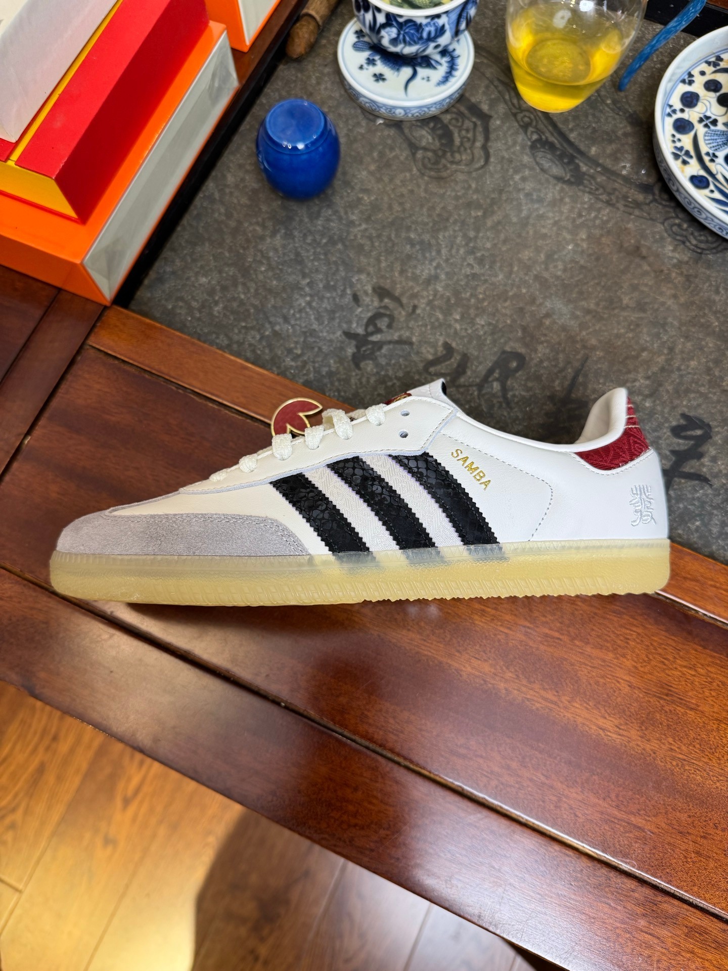 阿迪达斯德训 CNY蛇年限定白黑红 Adidas Originals Samba 桑巴德训鞋  JQ5976