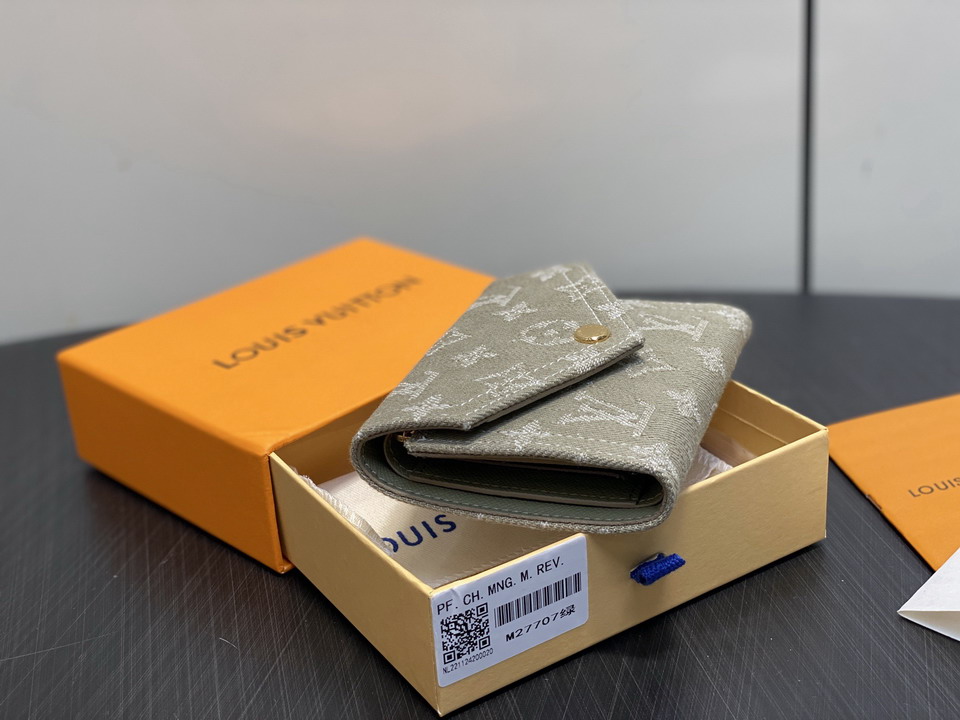 L X V Wallets(Multiple sizes) detail 12