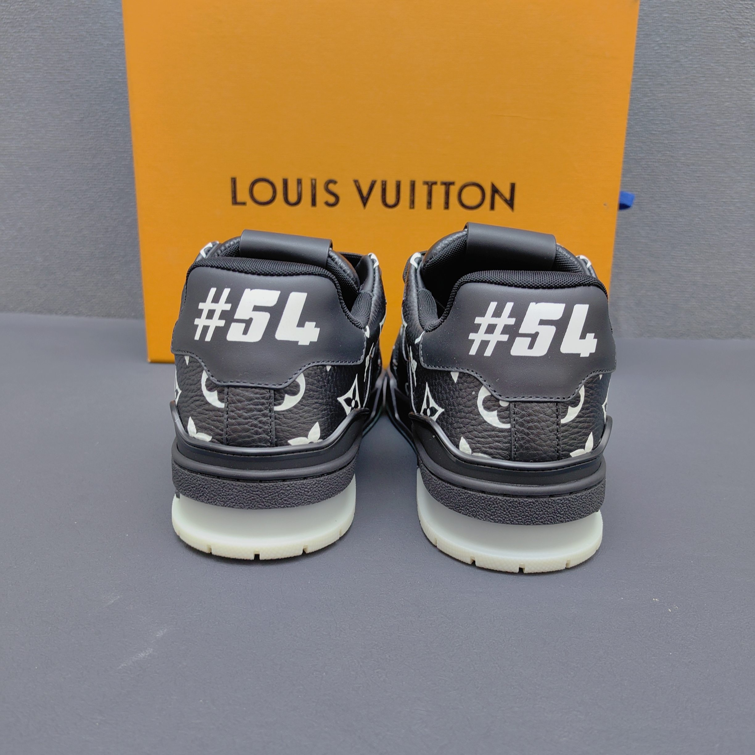 L X V TRAINER (Glow-in-the-dark effect)Sneaker 26SS detail 22