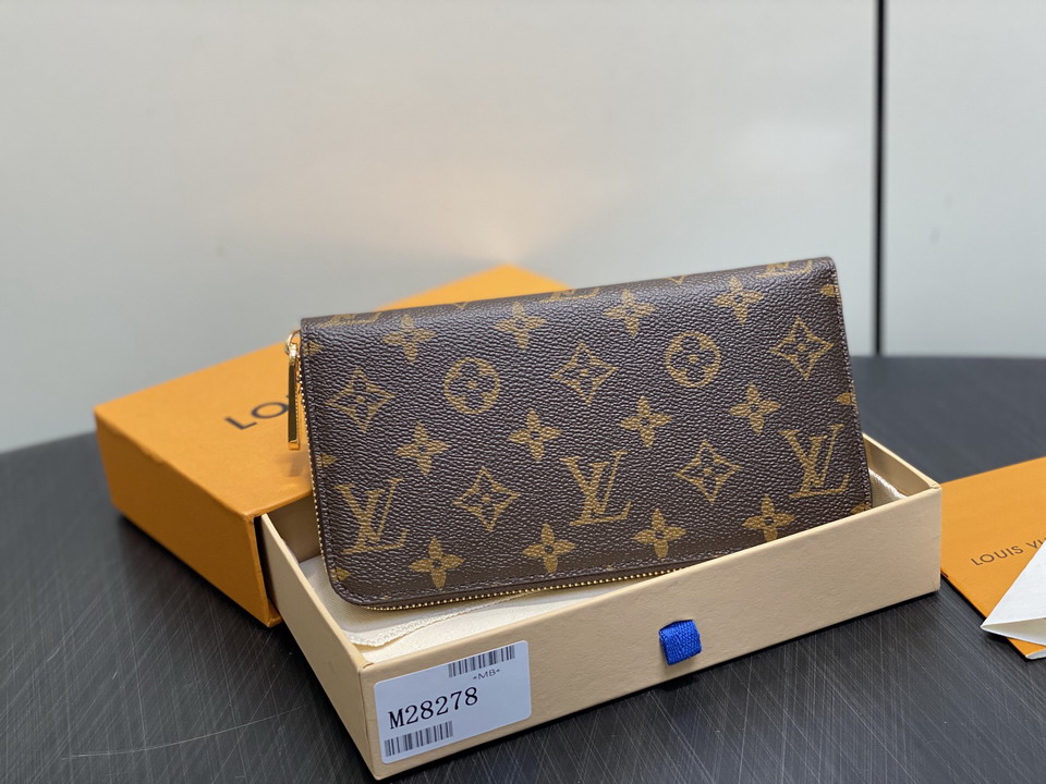 L X V Wallets(Multiple colors) detail 11