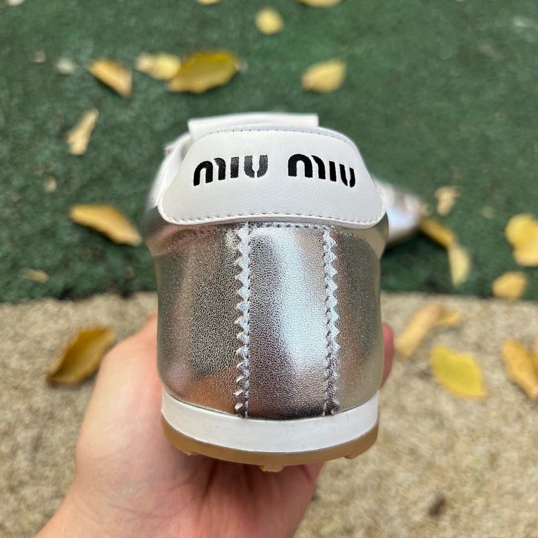 MIU MIU缪缪 Plume 皮革银色 运动鞋 尺码：35-40  38