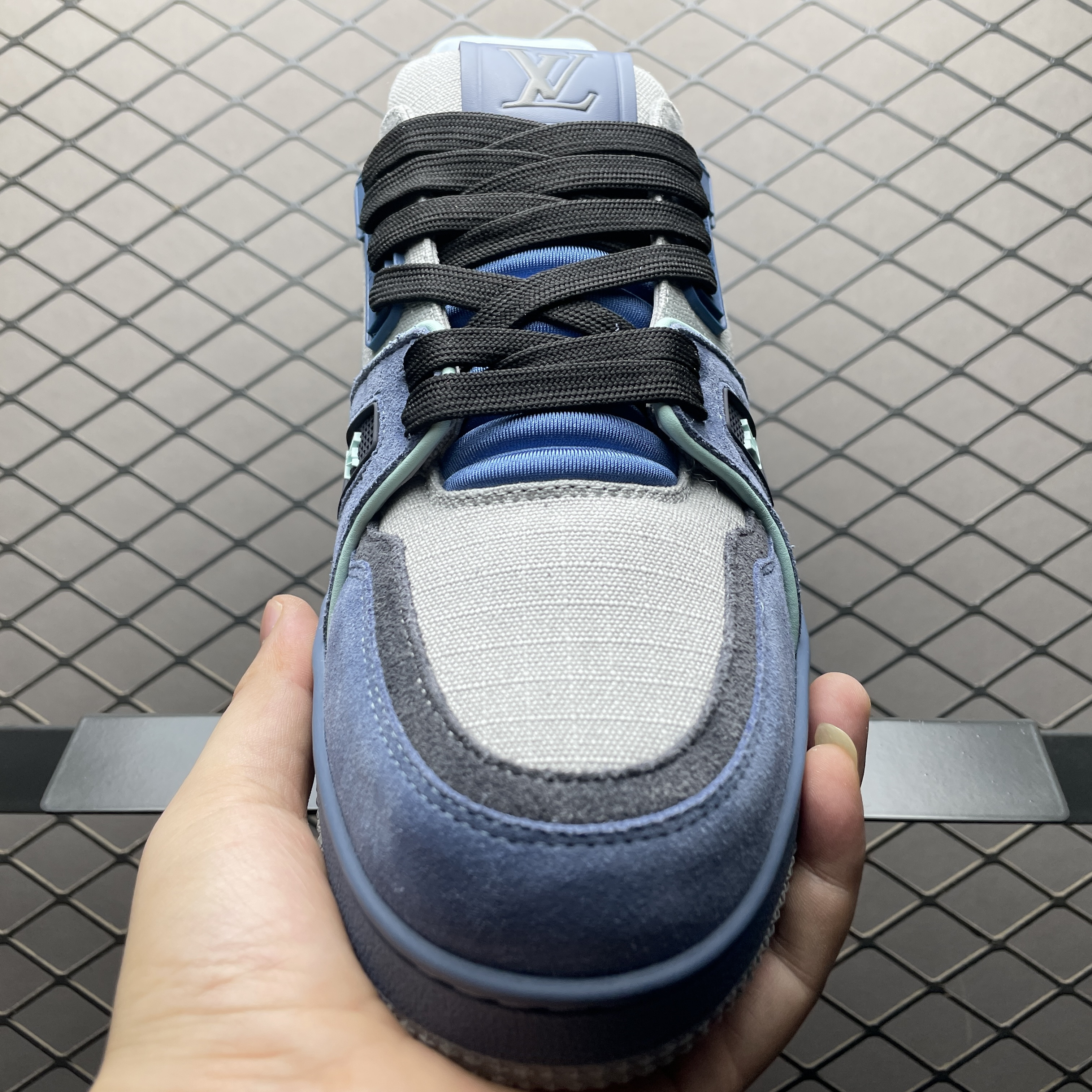 L X V TRAINER Sneaker detail 9