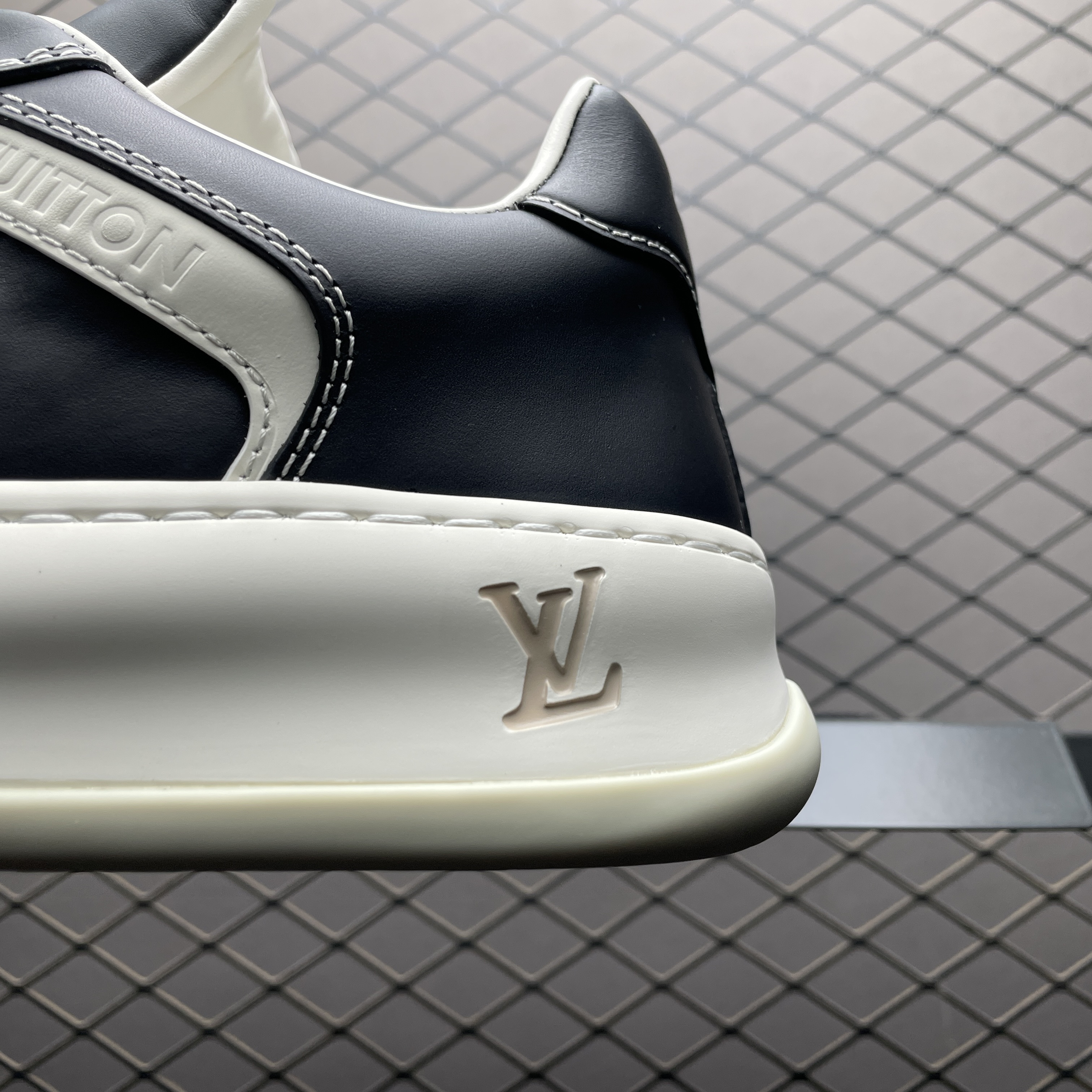 L X V Tilted Casual shoes detail 4