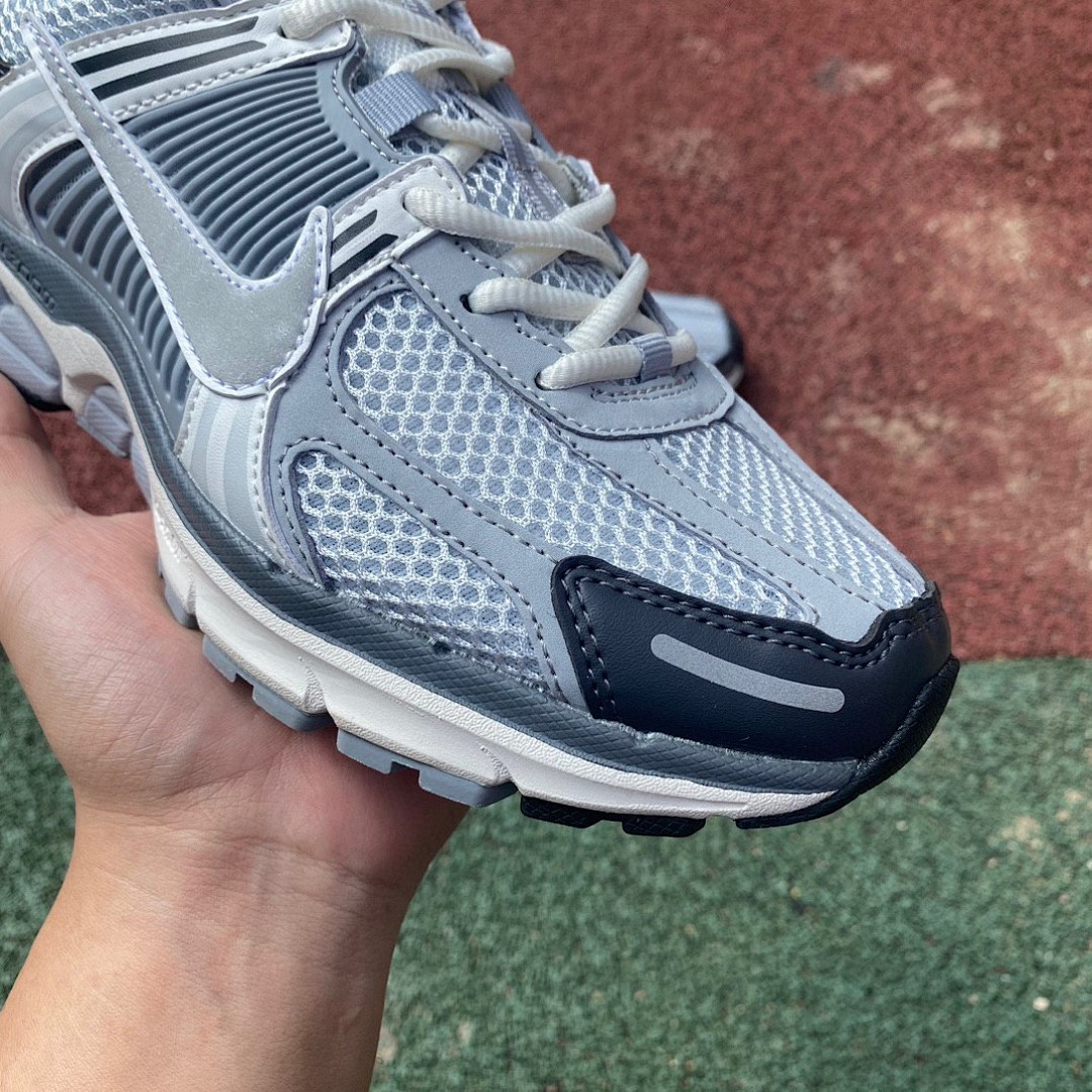 Zoom Vomero 5米灰色  Nike Air Zoom Vomero 5米灰色防滑耐磨女款 低帮跑步鞋FD9919-001