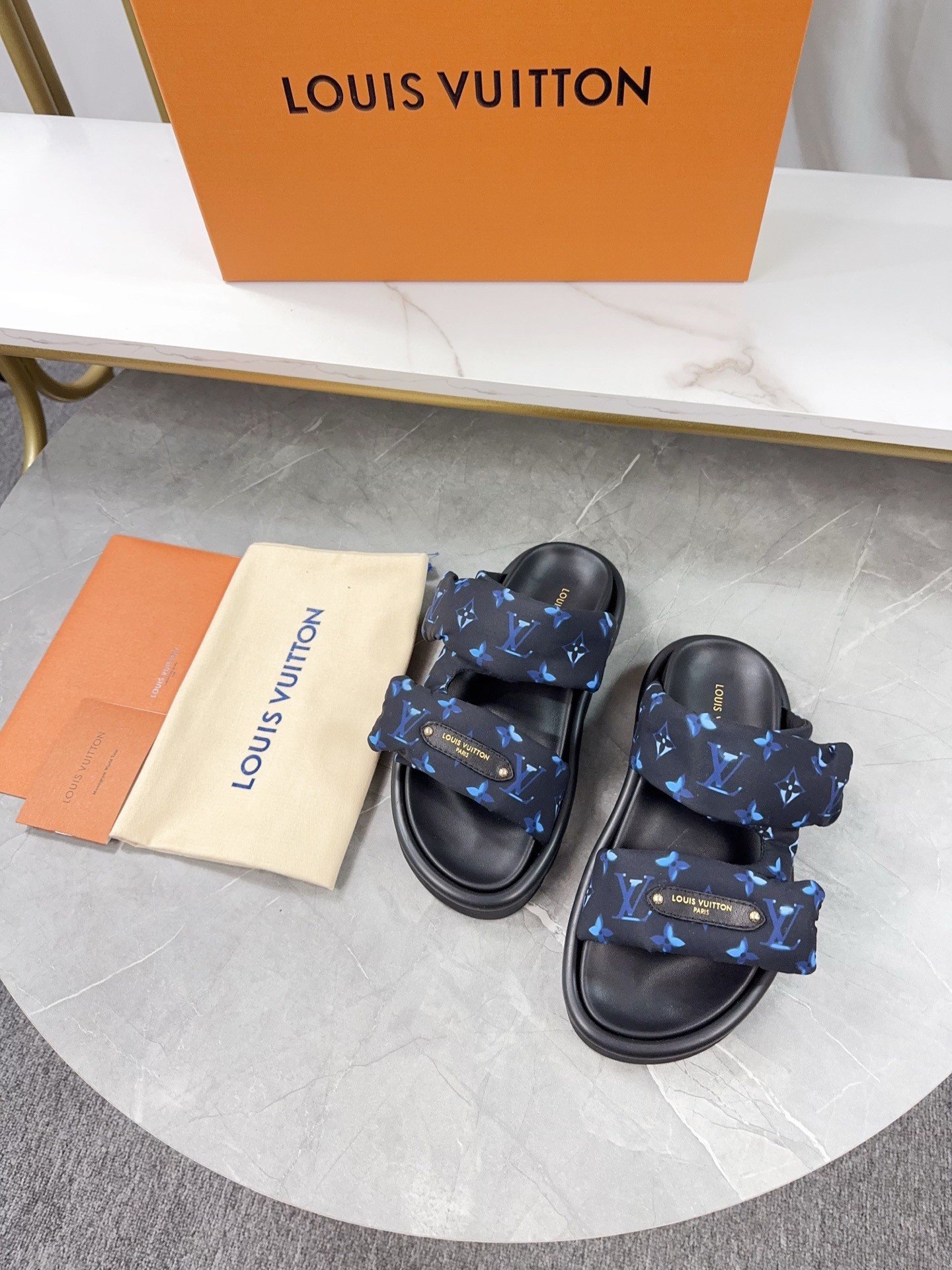 L X V SLIPPERS(Multiple colors) detail 16