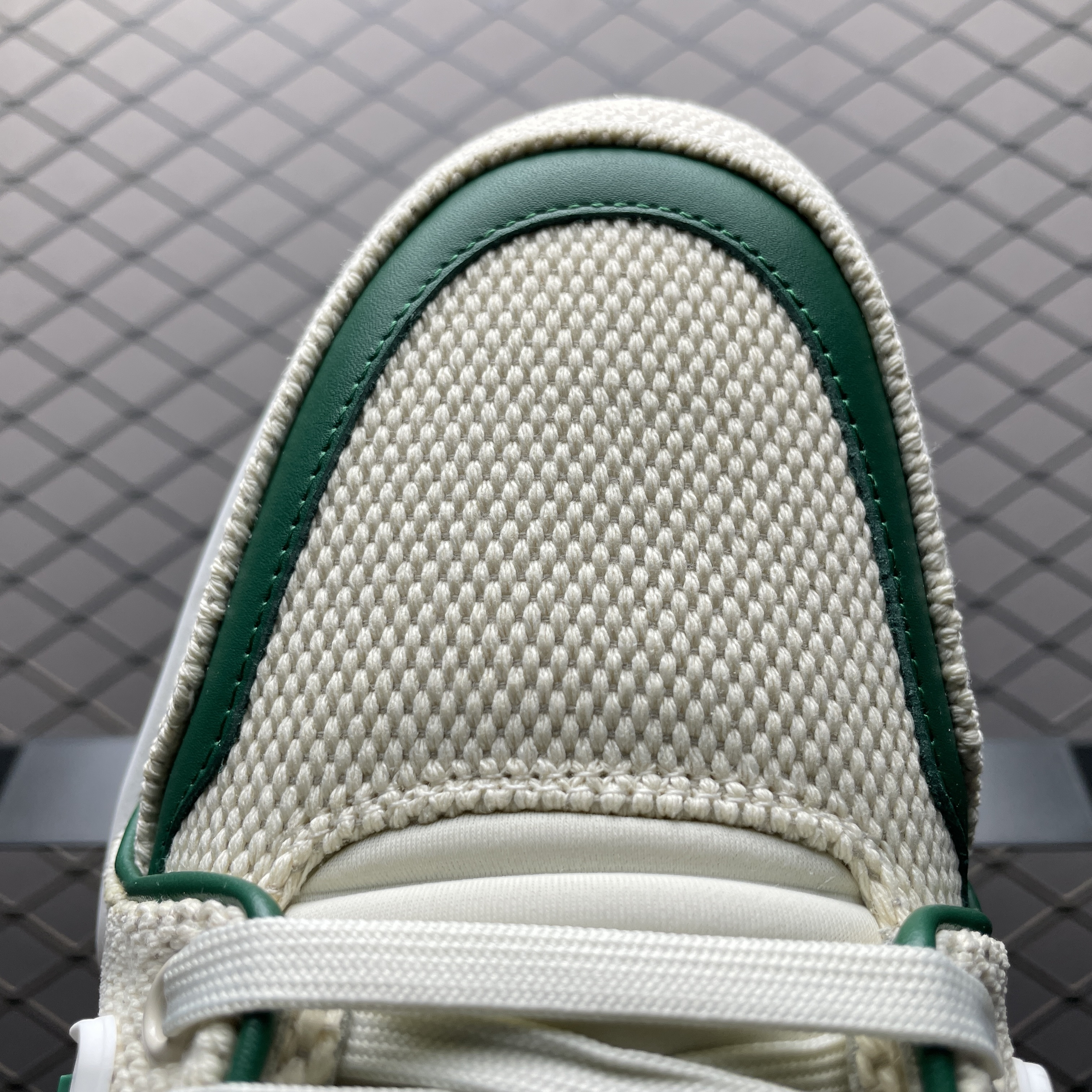 L X V TRAINER Sneakers detail 8