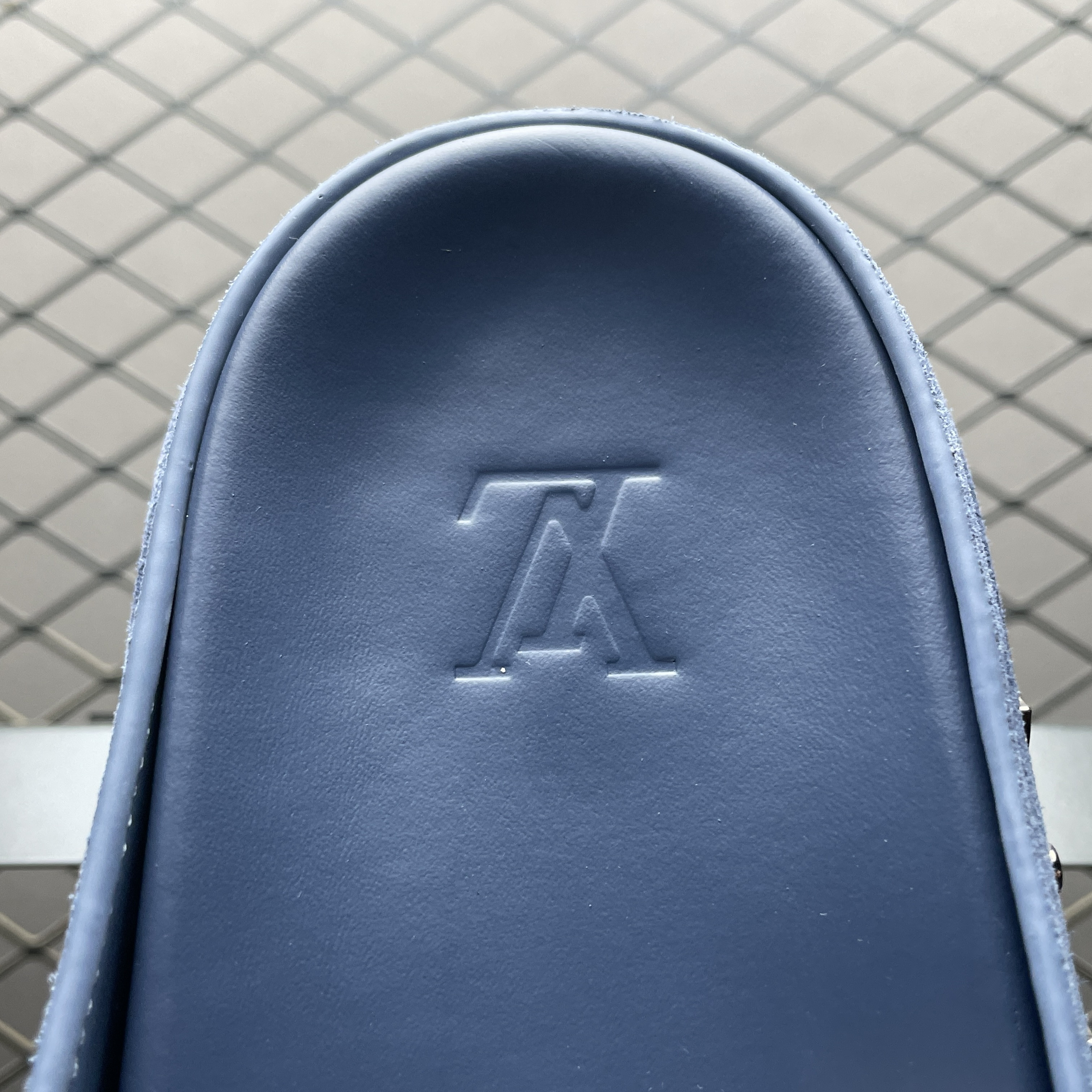 L X V Easy slippers detail 9