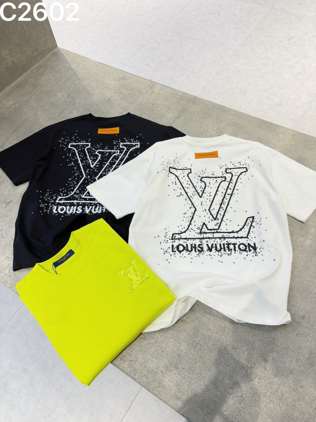 L X V T-shirt（Multiple colors）