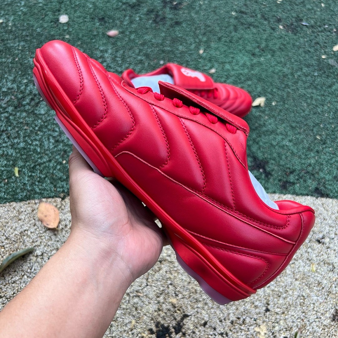 LOUIS VUITTON Footprint Soccer lv足球鞋红色 尺码：39-45   52