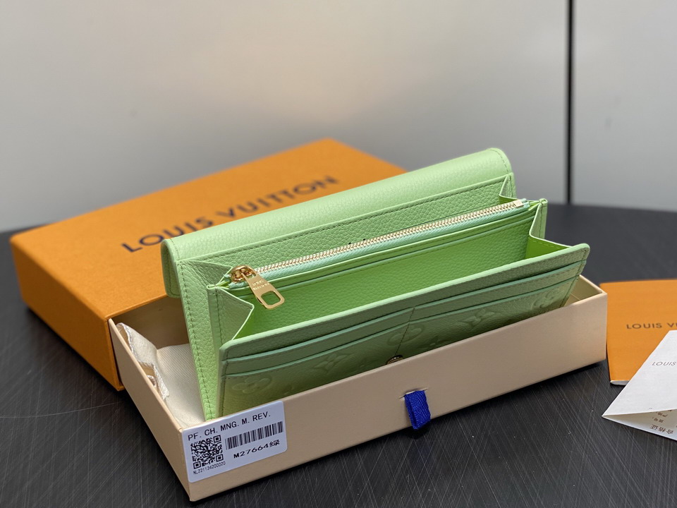 L X V Wallets(Multiple sizes) detail 19