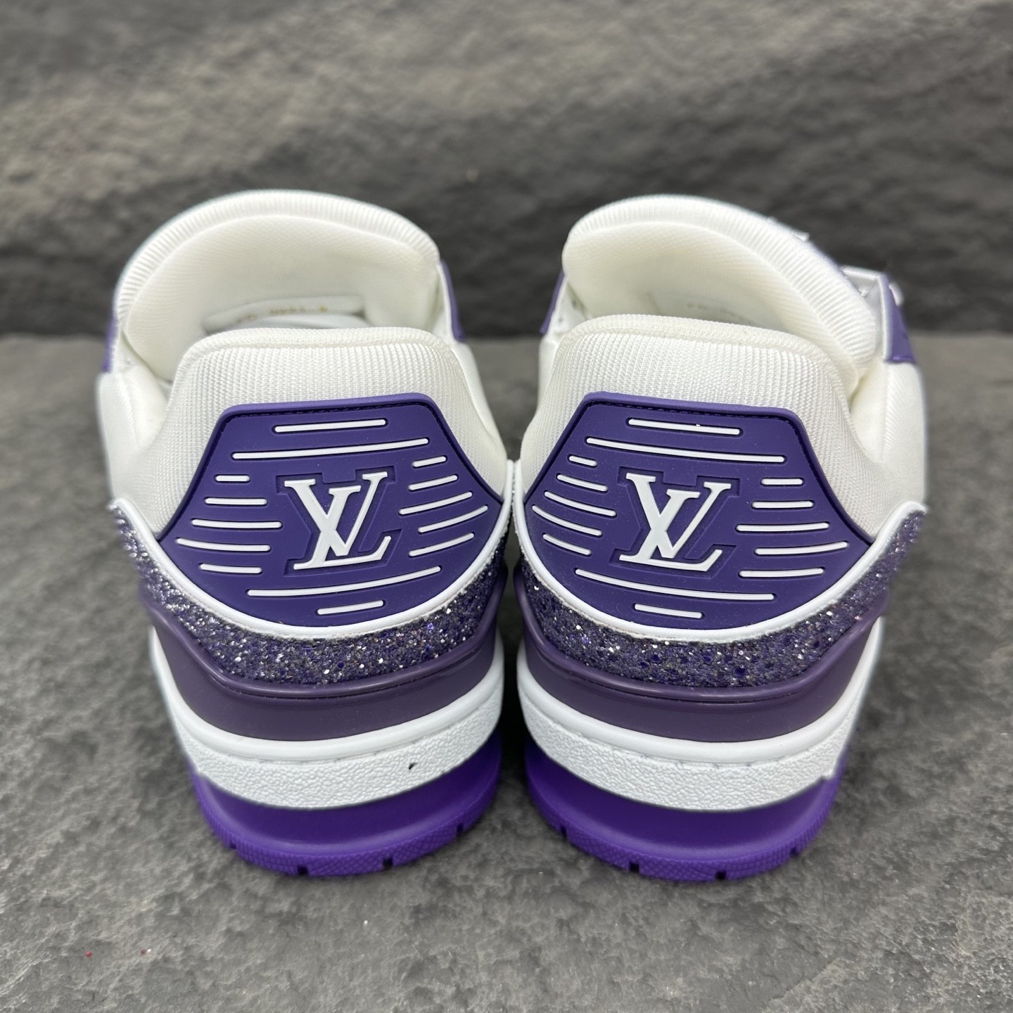 L X V TRAINER Sneakers detail 3