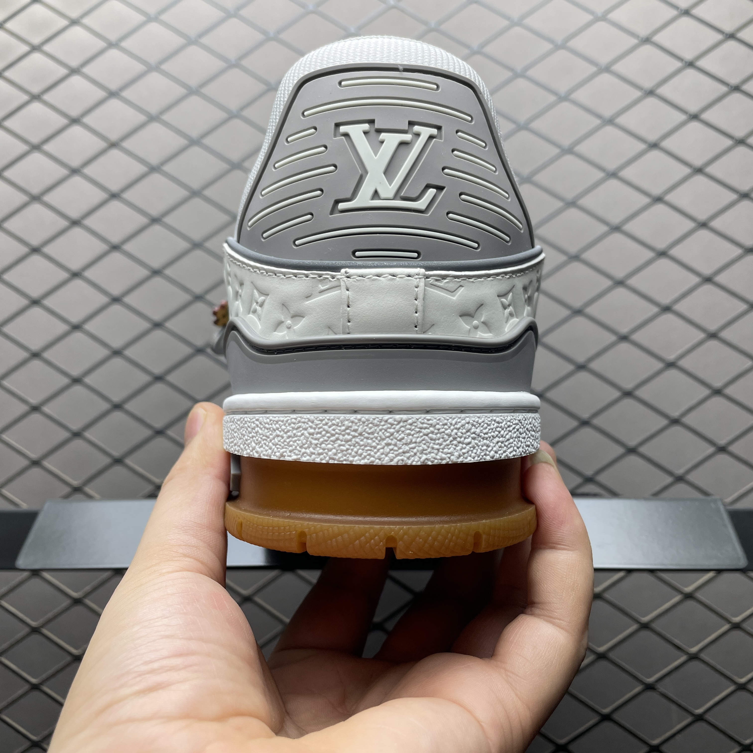 L X V TRAINER SNEAKERS detail 2