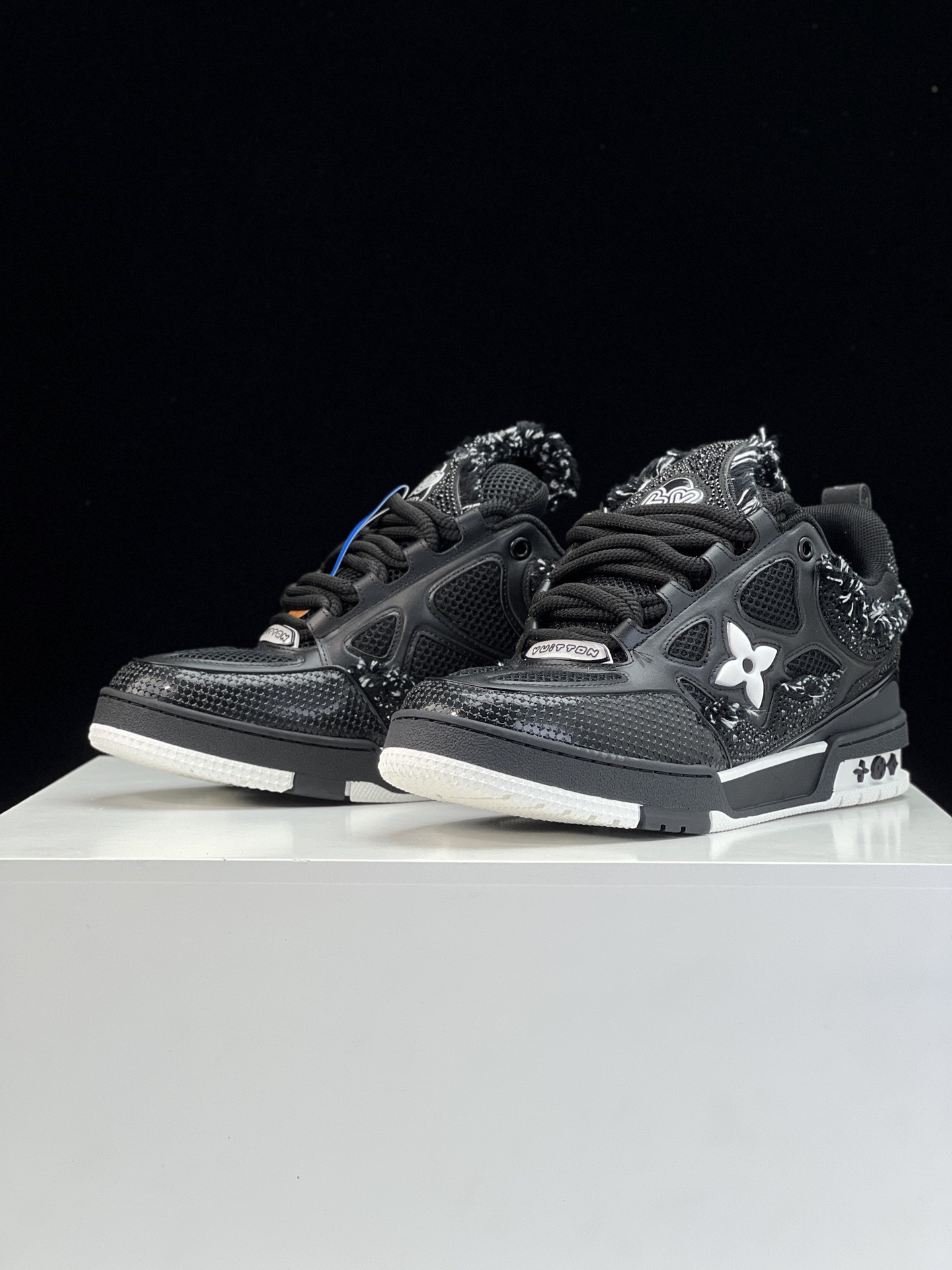 L X V Skate Sneaker detail 5