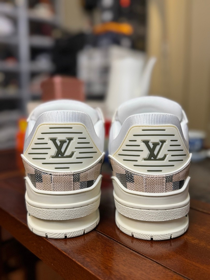 LV Trainer  蛇年限定白色棋盘格 尺码：36-46  48
