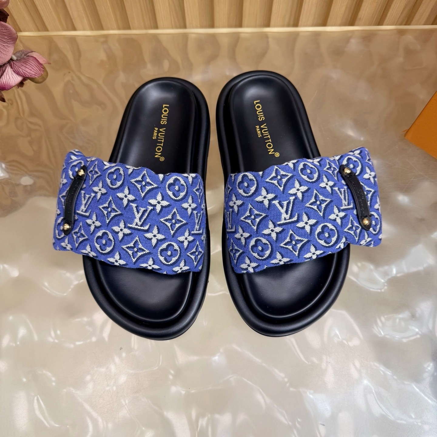 L X V SLIPPERS detail 2