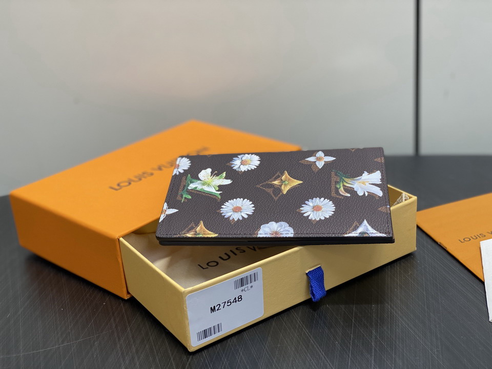L X V Wallets(Multiple sizes) detail 21