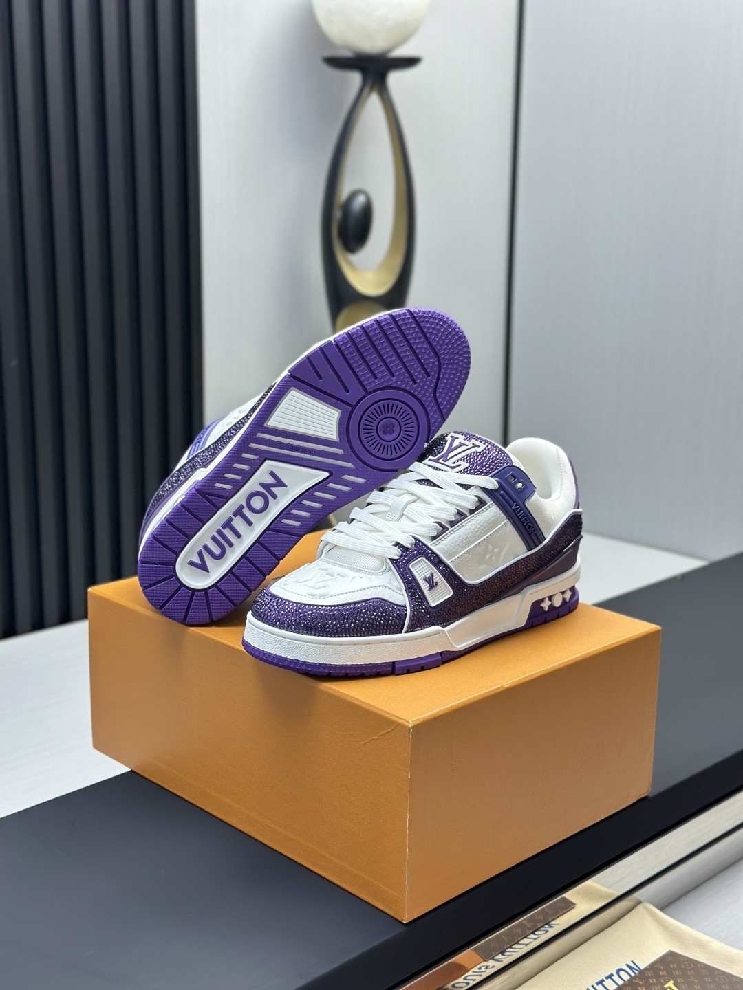 L X V TRAINER Sneakers detail 5