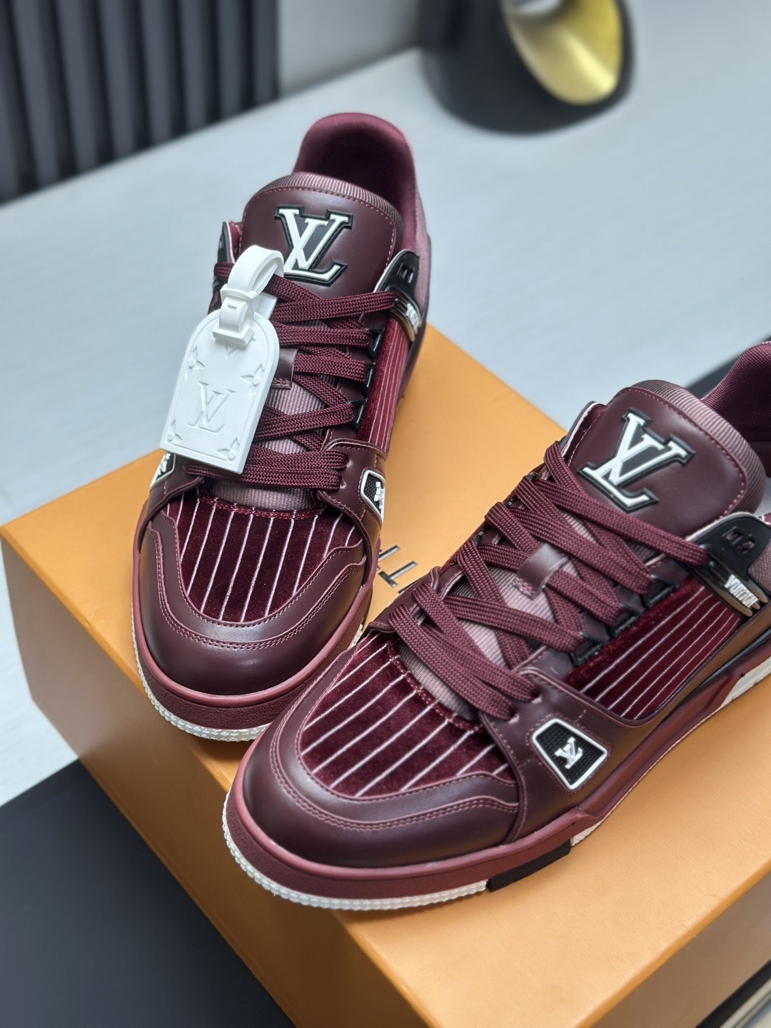 L X V TRAINER Sneakers detail 6