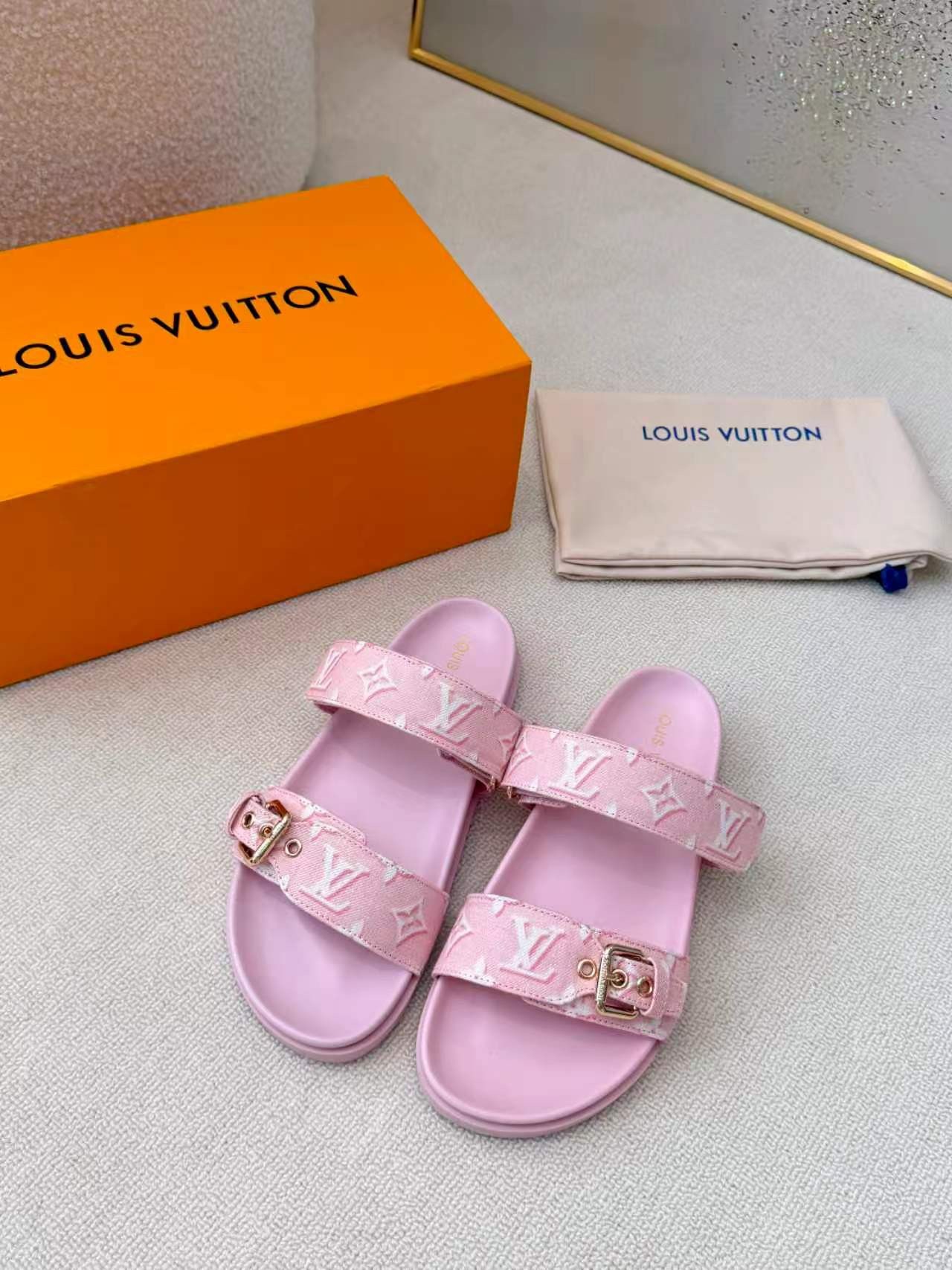 L X V SLIPPERS(Multiple colors) detail 10
