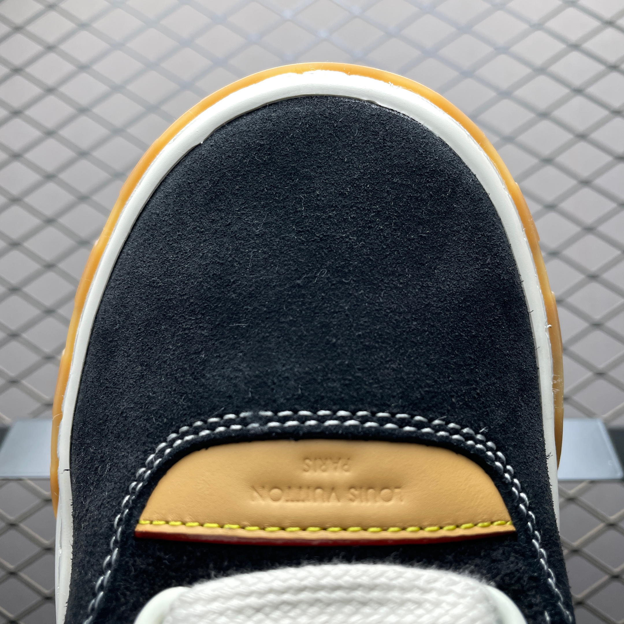 L X V Casual shoes detail 7