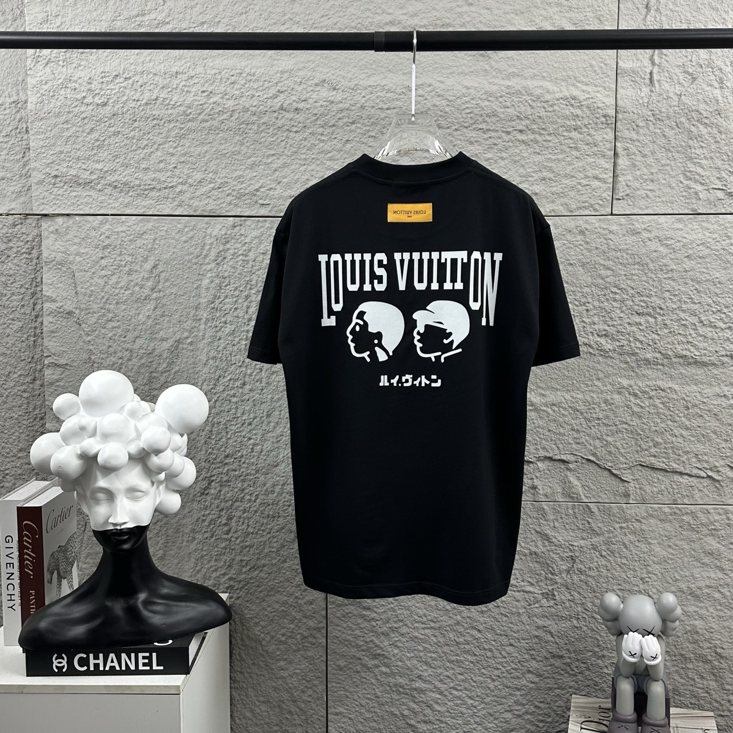 L X V T-shirt