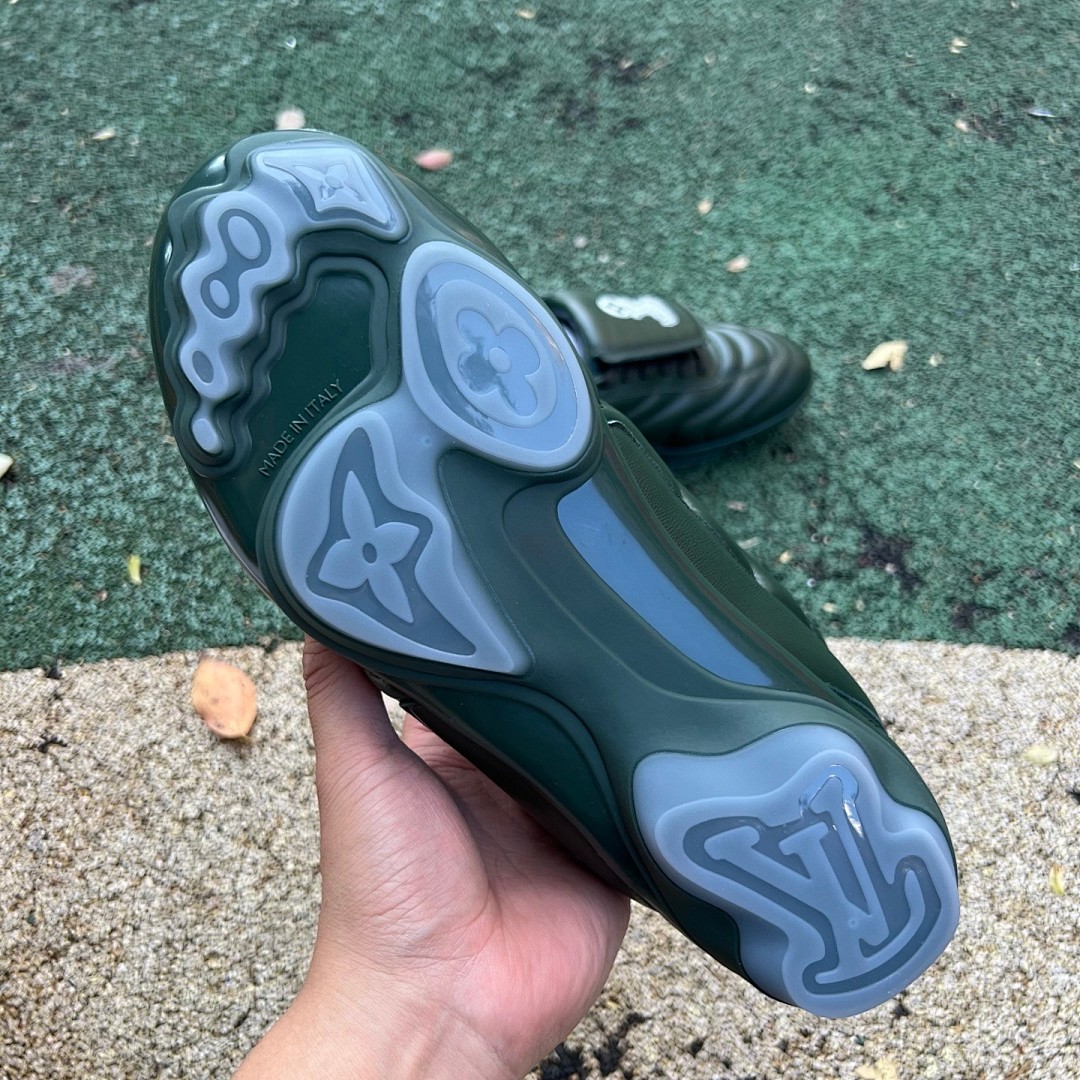LOUIS VUITTON Footprint Soccer lv足球鞋墨绿 尺码：39-45   52