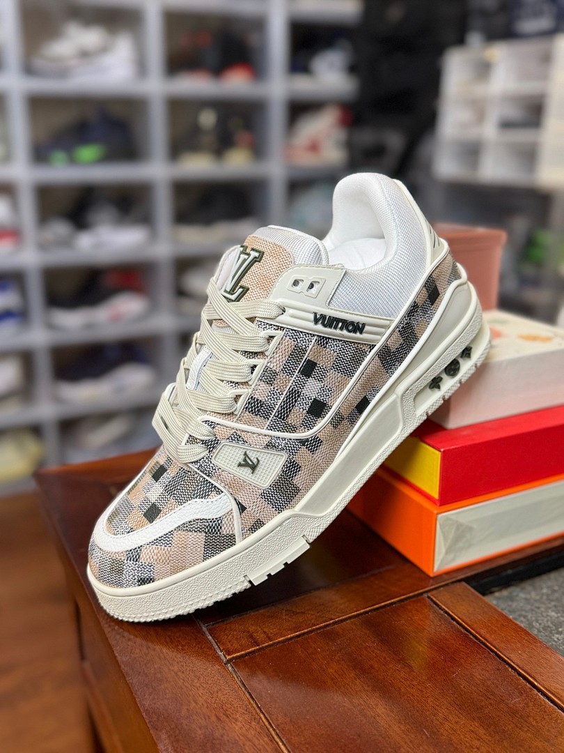LV Trainer  蛇年限定白色棋盘格 尺码：36-46  48