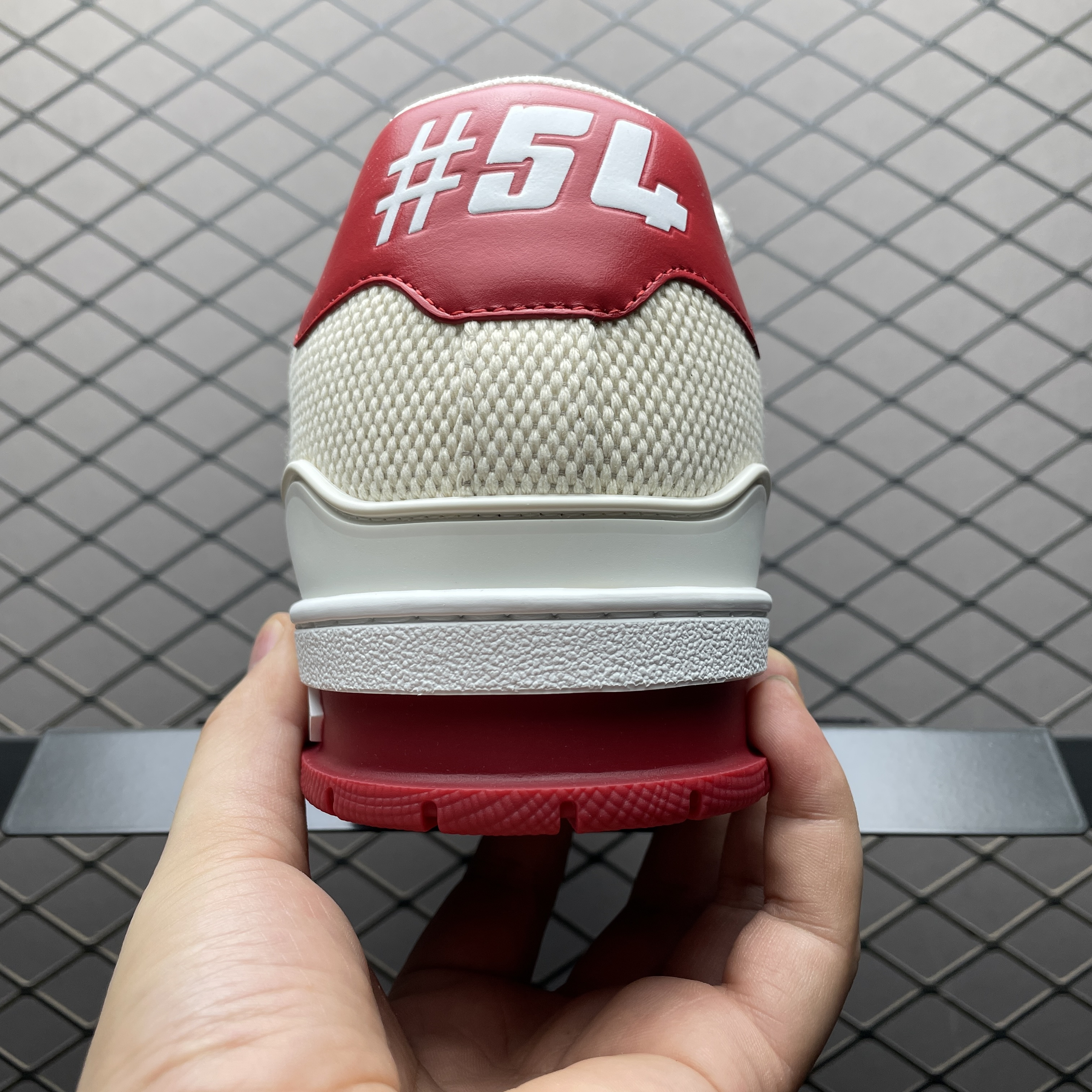 L X V TRAINER Sneakers detail 2