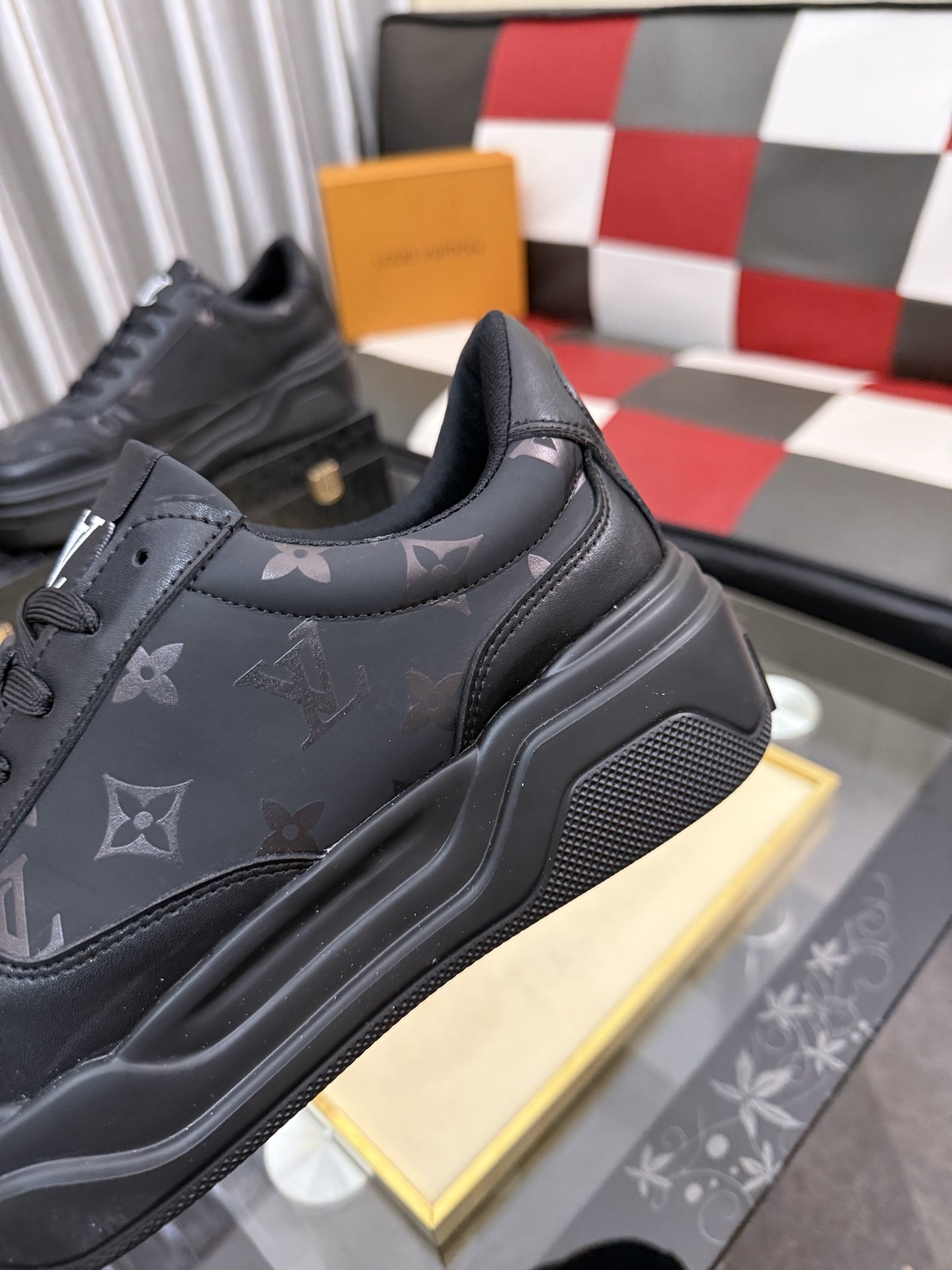 L X V Sneakers detail 7